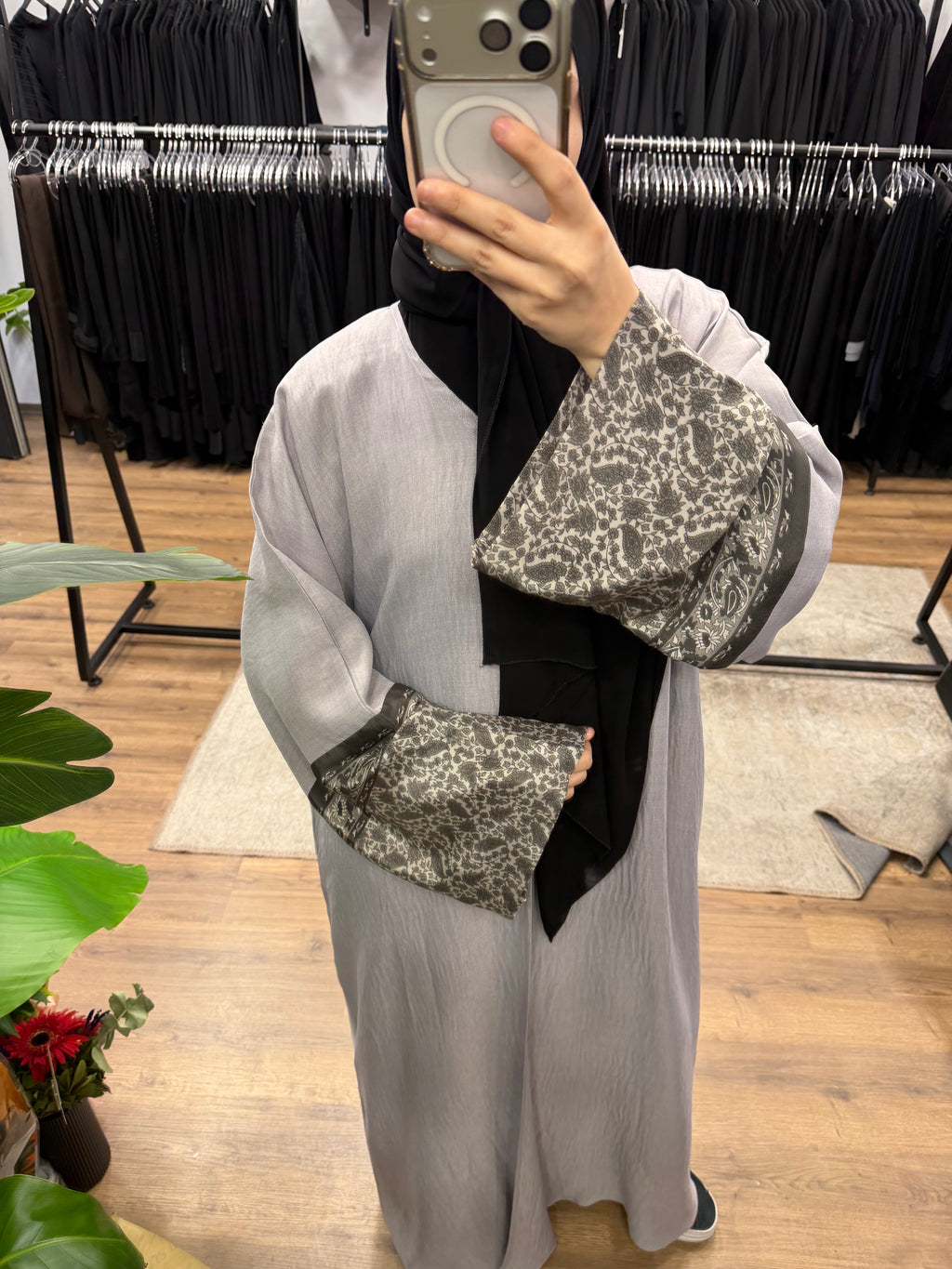Layan Abaya